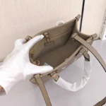 Lv 25 × 19 × 11.5cm tote bag style retro fashion women's bag - Image 2